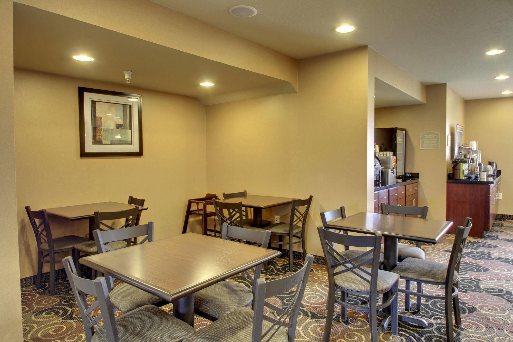 Cobblestone Inn&suites - Hartington